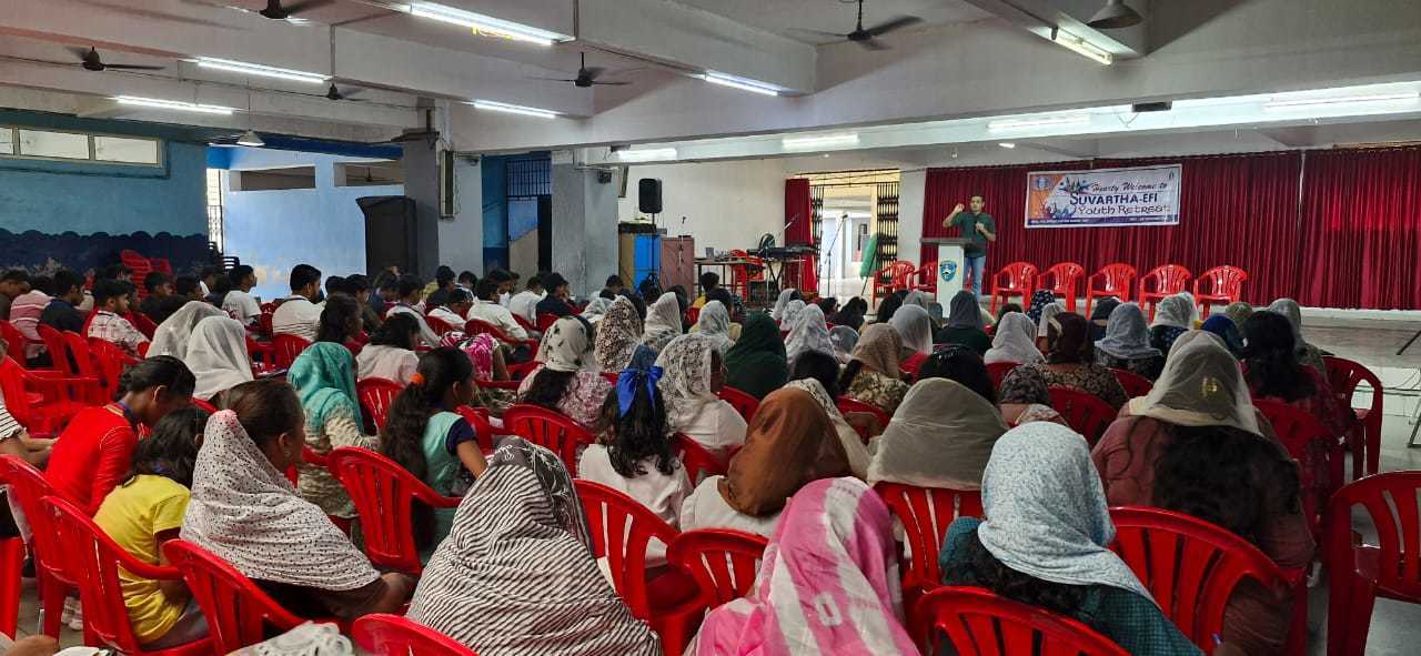 గుజరాత్‌లో 150 మంది యువకులు పరివర్తనాత్మక క్రైస్తవ తిరోగమనం కోసం గుమిగూడారు