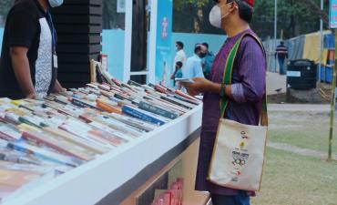 Radicals protest distribution of Bibles at World Book Fair